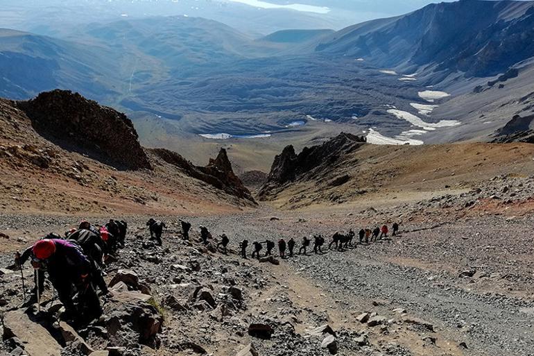 Erciyes'te zirve tırmanışları başlıyor... Tam 9 saat sonunda...