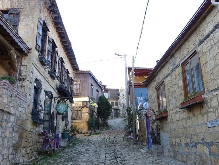 Köşe bucak Kuzey Ege... Kazdağları’nın kucağındaki köyler