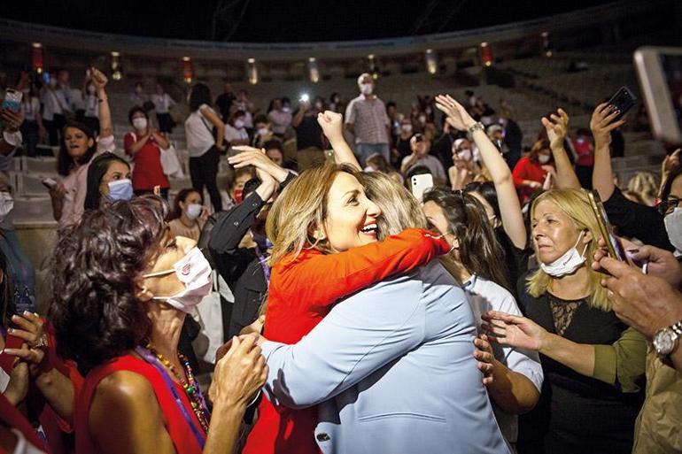 Chp Kadin Kollari Nda Yeni Baskan Nazliaka Oldu Son Dakika Haberler