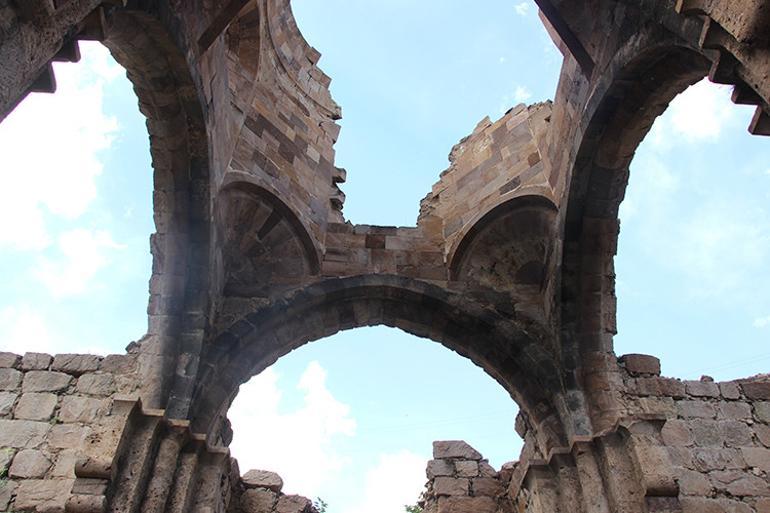 Porta Manastırı turizme kazandırılmayı bekliyor