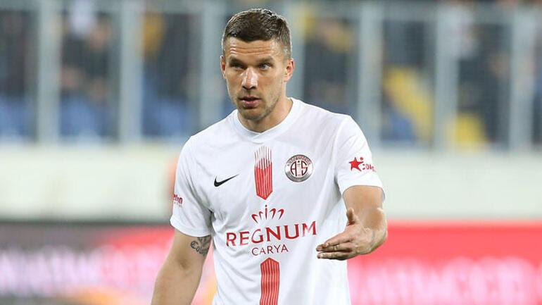 Lukas Podolski: "Galatasaray'ın sezon sonuna kadar çaba göstermesini isterdim..."