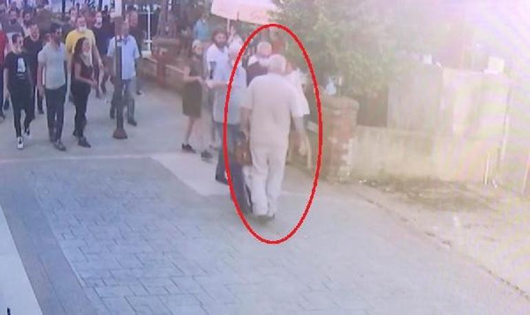 Paylaşımları tepki çekmişti Yolda karşılaştı, kadınlara bıçak çekti, vatandaş tepki gösterince polise sığındı