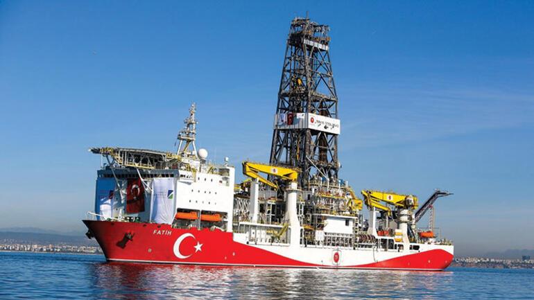 Türkiye 3 sondaj, 2 sismik araştırma gemisiyle Karadeniz ve Akdeniz’de faaliyetlerini sürdürüyor... 5 gemimiz fersah fersah arıyor