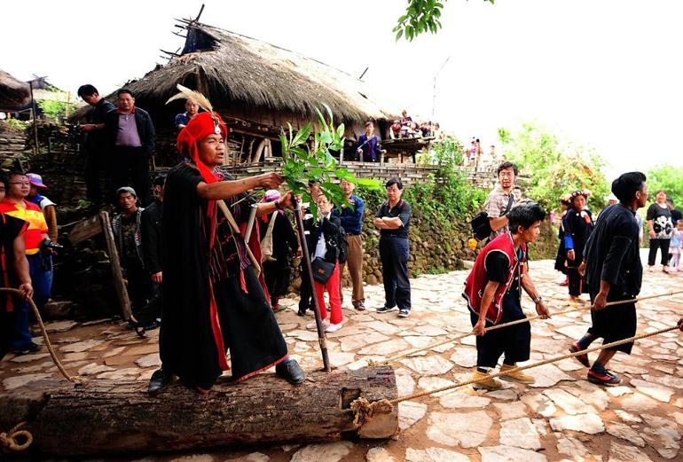 Turizmle yoksulluktan kurtulan antik köy: Wengdin