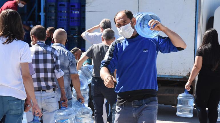 Eskişehirde su krizi devam ediyor Vatandaşlar oraya akın etti...