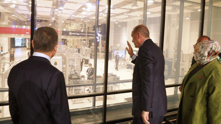 Son dakika haberler... İstanbulda müthiş tören... Cumhurbaşkanı Erdoğandan robotlu açılış