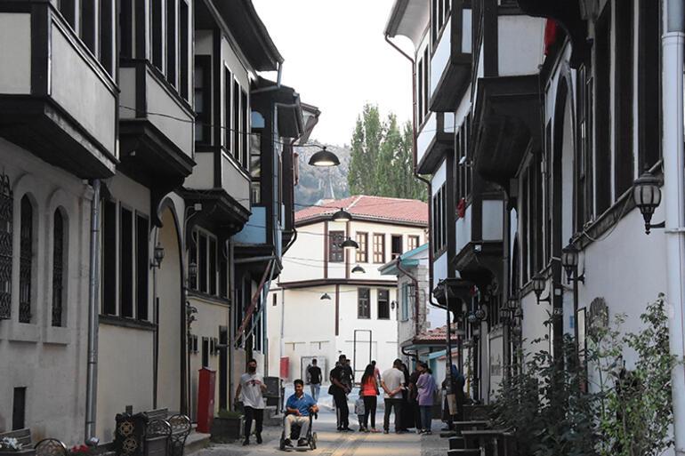 Şehzadelerin yetiştiği tarihi sokak kent turizmine hizmet ediyor
