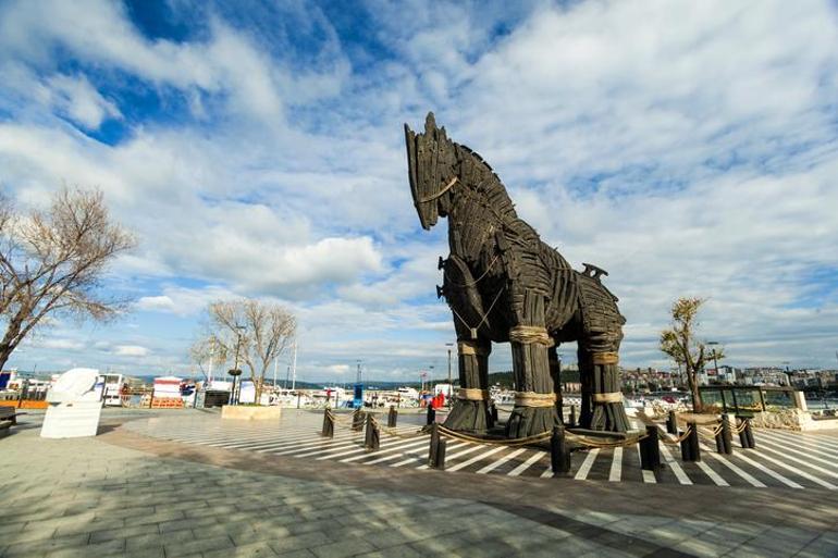 Çanakkale’nin merkezinde geçip gitmeden görülesi en güzel 10 nokta