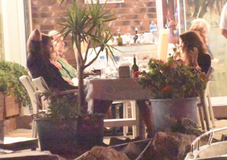 Berrak Tüzünataç ve Ali Yörençin romantik gecesi