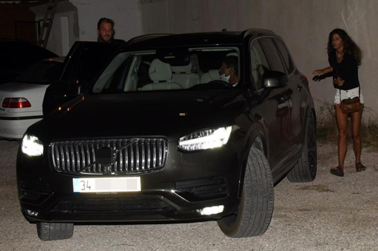 Berrak Tüzünataç ve Ali Yörençin romantik gecesi