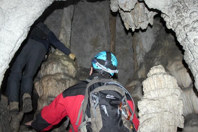 Dünyanın en derin dördüncü mağarasında adrenalin, korku, heyecan aynı anda yaşanıyor