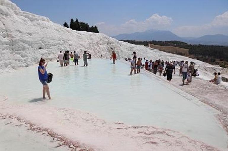 Turizm cenneti Ege'ye tatilci akını