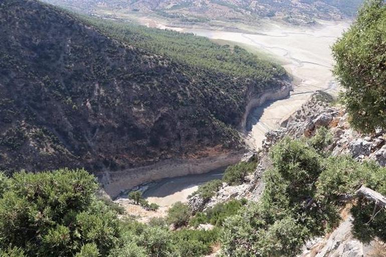 Doğa harikası İnceğiz Kanyonu'nun suyu çekildi