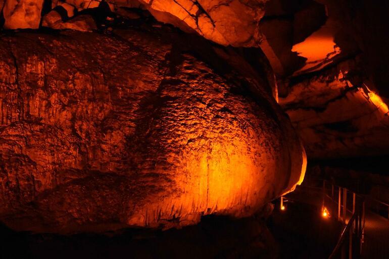 Türkiye'nin en uzun mağarasında pandemi sessizliği