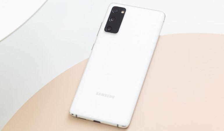 Galaxy S20 FE: Bir Samsung efsanesi geri döndü