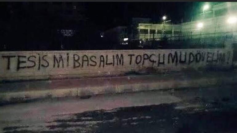 Manisa FK'ya 6-1 yenilen Kocaelispor'da taraftarlar tesisi bastı