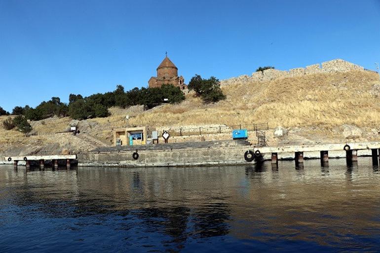 Akdamar Adası'nın ziyaretçisi pandemi nedeniyle azaldı