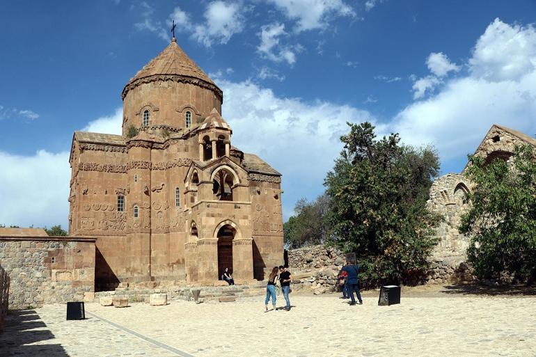 Akdamar Adası'nın ziyaretçisi pandemi nedeniyle azaldı