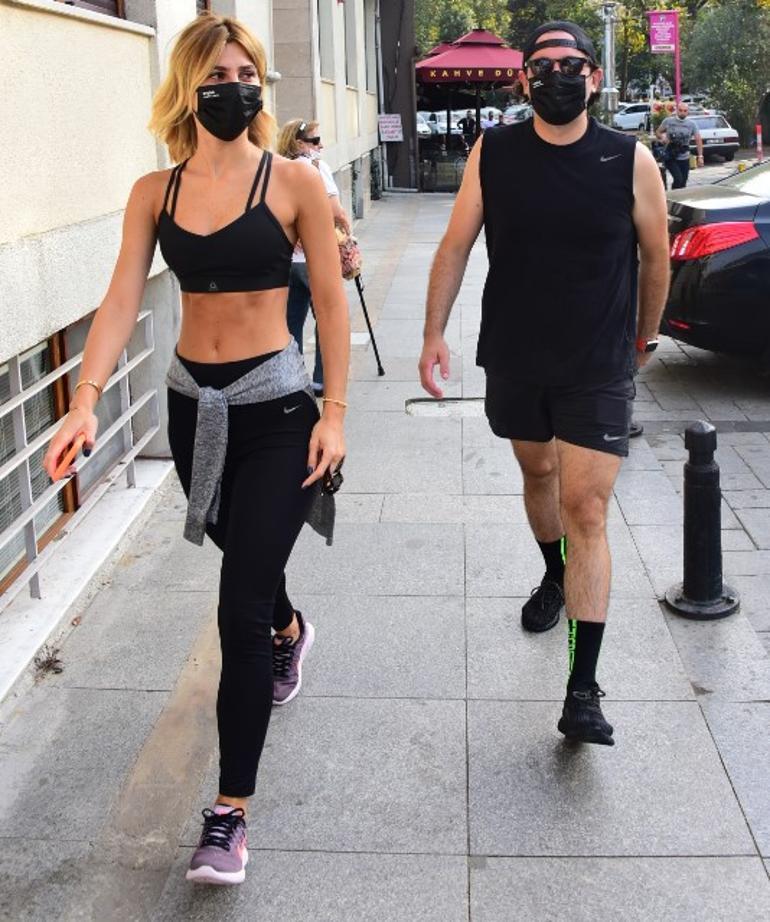 Nazlı Kayı ve Hacı Sabancı her gün 15 kilometre yürüyor