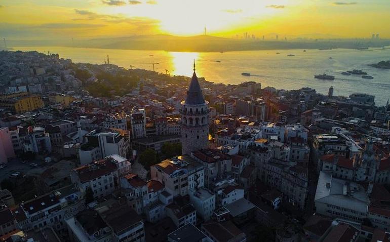 Restore edilen Galata Kulesi’nde eşsiz gün doğumu