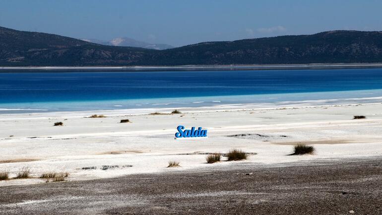 Girişin yasaklandığı Salda Gölü'nün Beyaz Adalar bölgesi yine ilgi odağı