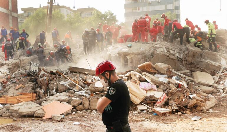 Deprem Sadece Binalari Degil Psikolojimizi De Yikti Fulya Soybas Kose Yazilari