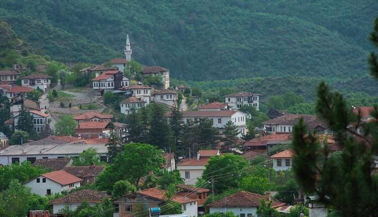 Taraklı’da evler insan nefesiyle yaşar... Osmanlı dönemi sivil mimarinin en güzel örnekleri bu kasabada