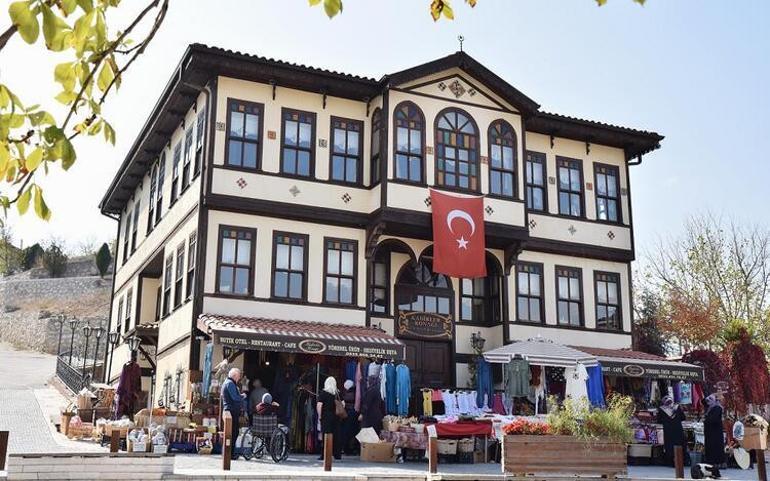 Taraklı’da evler insan nefesiyle yaşar... Osmanlı dönemi sivil mimarinin en güzel örnekleri bu kasabada