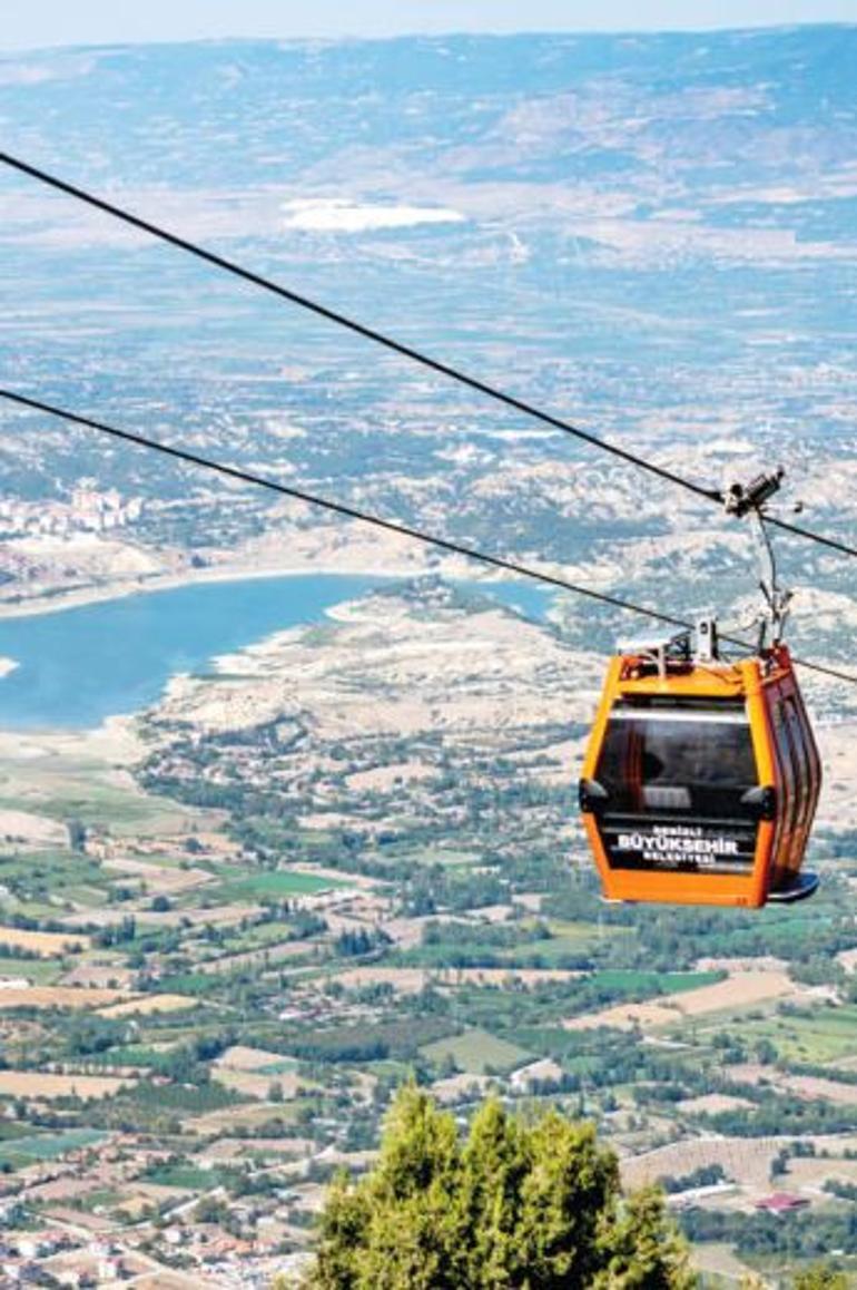 Türkiye’nin dünyadaki simgelerinden biri: Pamukkale... Mucizevi ve şifalı bir tarih masalı