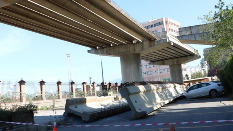 Son dakika haberler: İzmir depreminden feci görüntü Beton bloklar böyle yıkılmış