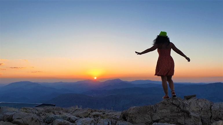 Tanrıların Dağı Nemrut'ta gün doğumu ve gün batımı