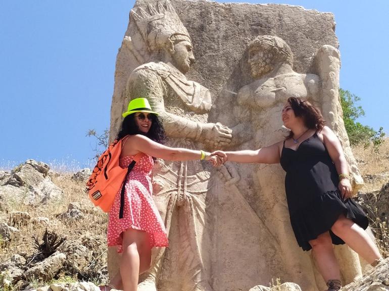 Tanrıların Dağı Nemrut'ta gün doğumu ve gün batımı