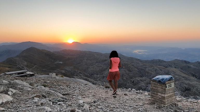 Tanrıların Dağı Nemrut'ta gün doğumu ve gün batımı