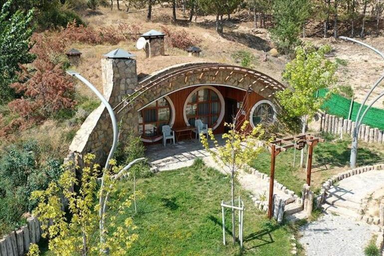 Her mevsim ayrı güzel: Sivas 'Hobbit evleri'