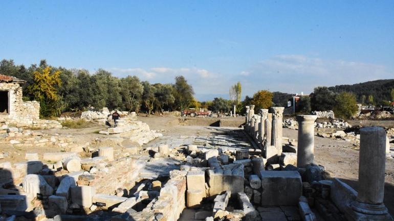 Yurt dışından özel turlarla 'Gladyatörler Şehri'ni görmeye geliyorlar