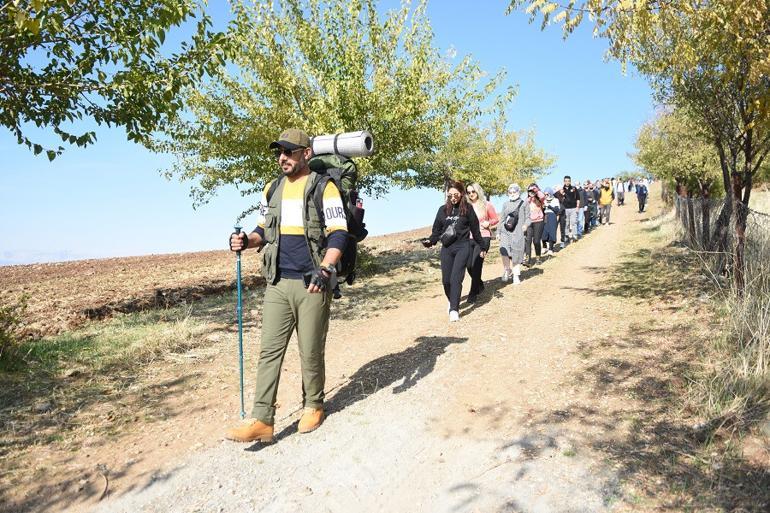 Fırat Nehri'nin eşsiz manzarasında doğa yürüyüşü