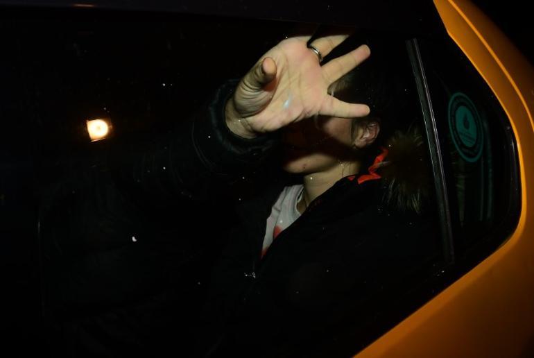 Merve Boluğur kural tanımıyor Her yerde maskesiz...