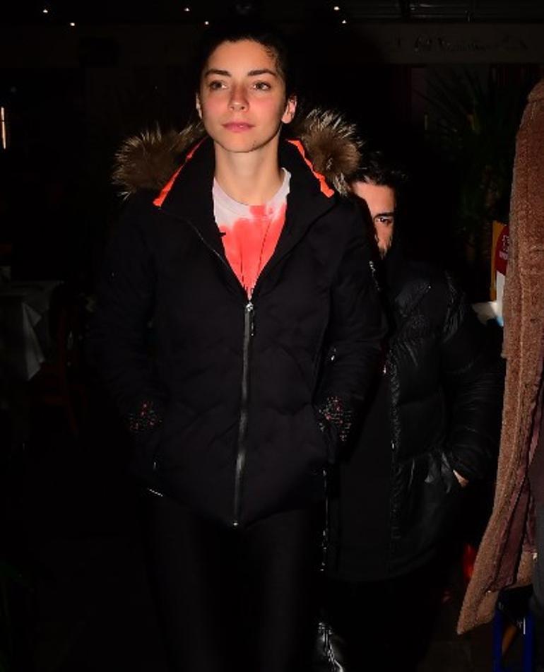 Merve Boluğur kural tanımıyor Her yerde maskesiz...