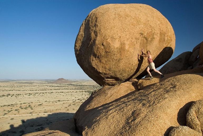 Namib Çölü'ndeki sıra dışı Spitzkoppe Dağları