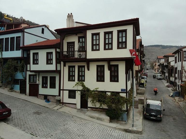 Afyon’un konuşan tarihi sokakları misafirlerini bekliyor