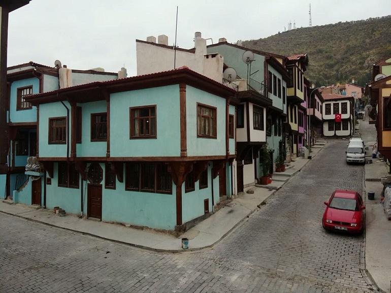 Afyon’un konuşan tarihi sokakları misafirlerini bekliyor