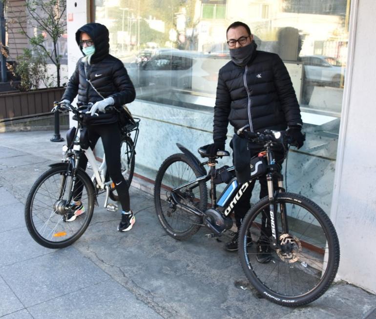 Serdar Ortaç ve sevgilisi Seçil Gürün Boğaz turu