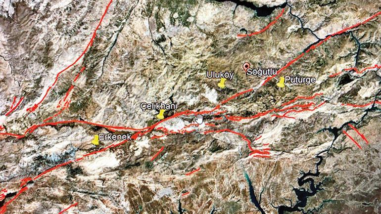Malatya sarsıldı CHPli Ağbaba toplantıda yakalandı: Ahan da deprem oldu...