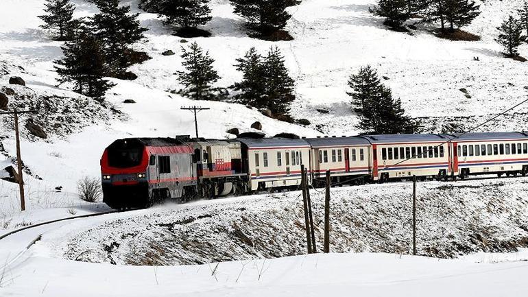 Bir başkadır tren yolculuğu