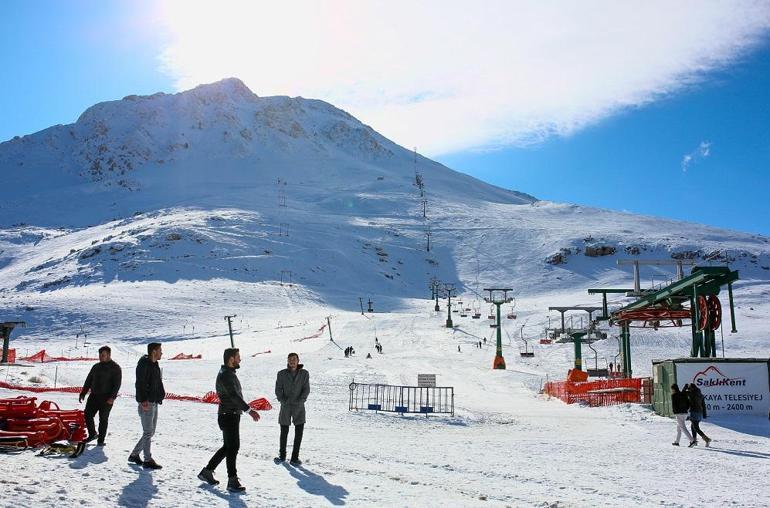 Kayak merkezleri yılbaşında dolacak