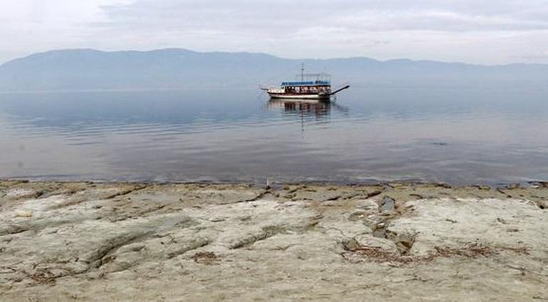 Burdur Gölü'nde kış sessizliği