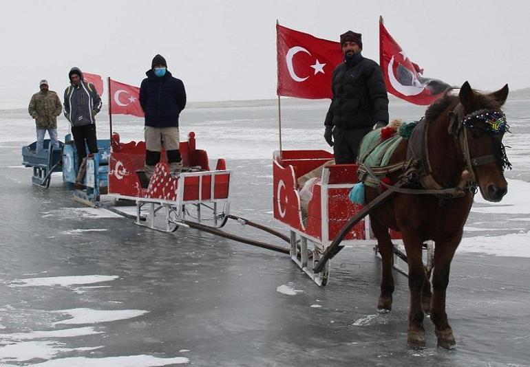 Çıldır Gölü 'Turistik Doğu Ekspresi'nin yolunu gözlüyor