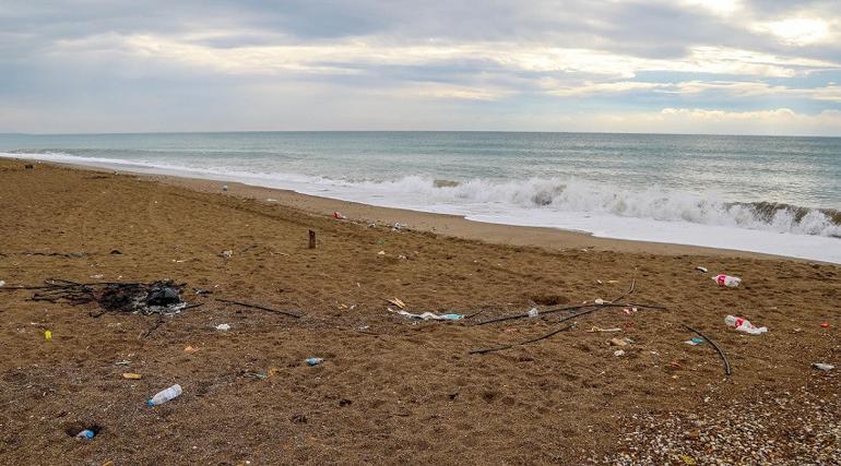 Caretta caretta yuvalarının olduğu Kumköy çöplüğe döndü