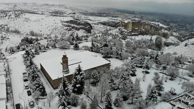 Mevsimin ilk karı yağdı, Harput'ta kartpostallık görüntüler oluştu