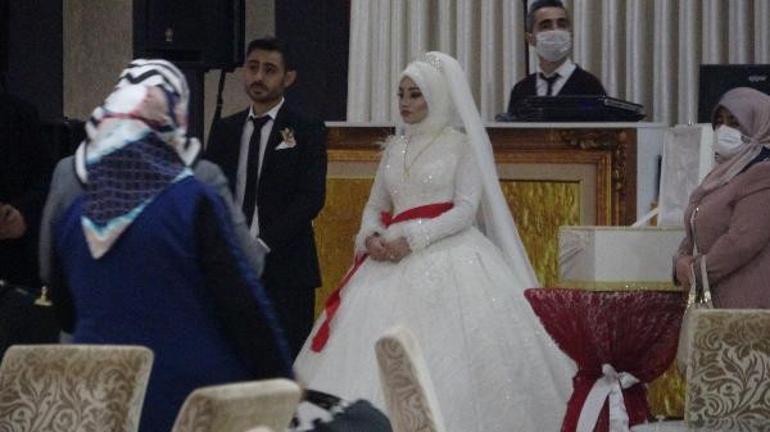 Bursada yasağa rağmen yapılan düğün kötü bitti Gözyaşlarına boğuldu